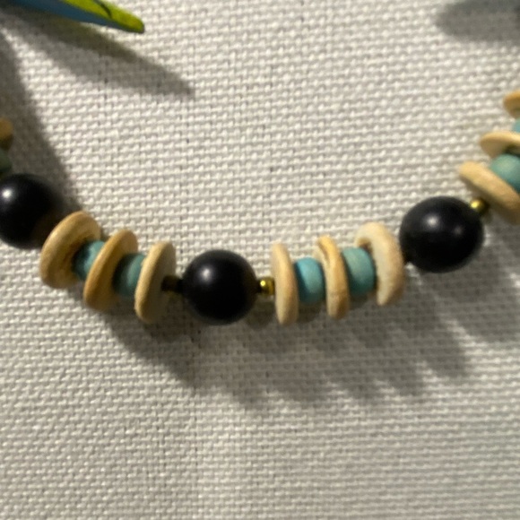Wooden Beaded Tropical Bird Necklace - Picture 3 of 3